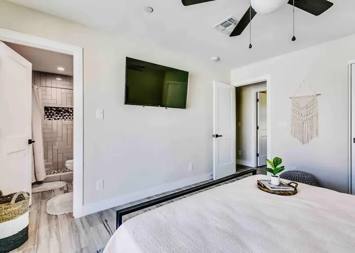 Luxurious Old Town Remodel W Heated Pool * Scottsdale