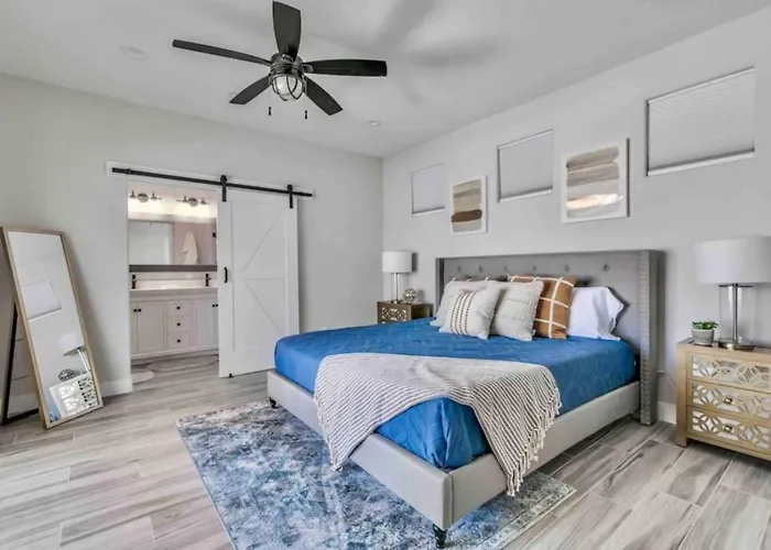 Holiday home Luxurious Old Town Remodel W Heated Pool