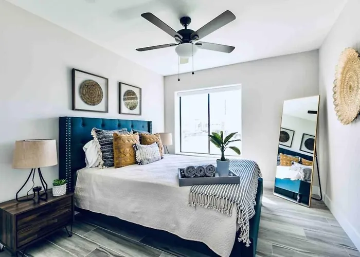 Holiday home Luxurious Old Town Remodel W Heated Pool *