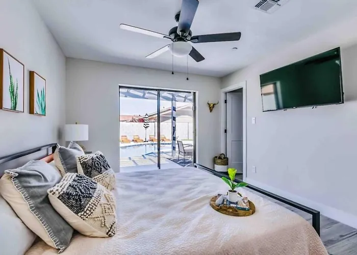 Luxurious Old Town Remodel W Heated Pool * Scottsdale
